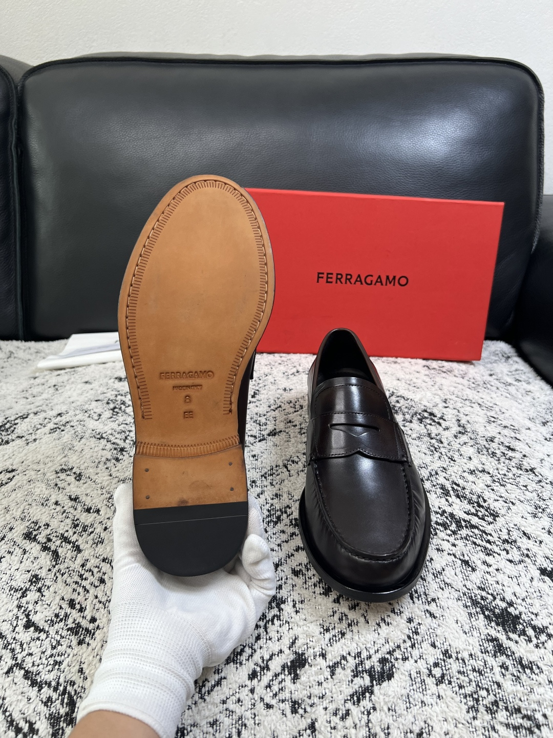 Ferragamo  高品质  顶级工艺品  菲拉格慕  皮鞋专柜同步发售原厂配置，意大利进口原版牛皮，进口水染牛里 ，