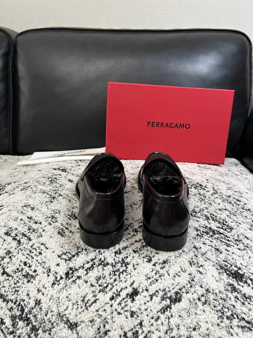 Ferragamo  高品质  顶级工艺品  菲拉格慕  皮鞋专柜同步发售原厂配置，意大利进口原版牛皮，进口水染牛里 ，