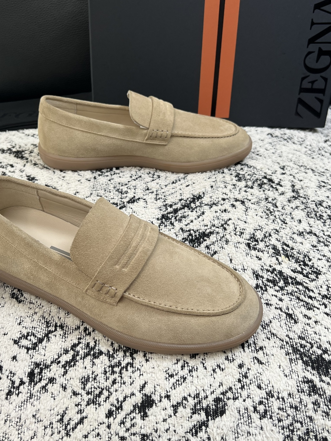 Zegna  高品质  顶级工艺品  杰尼亚  专柜新款原厂配置，意大利进口牛皮面料，进口牛里垫，透气舒适，鞋底：原厂特