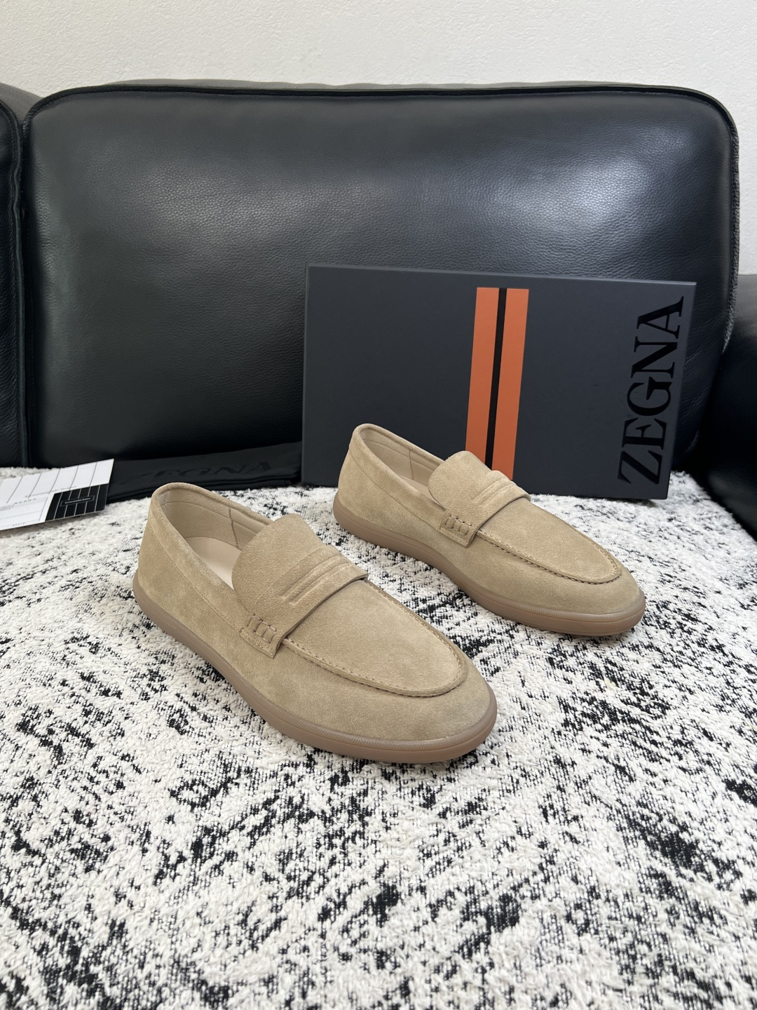 Zegna  高品质  顶级工艺品  杰尼亚  专柜新款原厂配置，意大利进口牛皮面料，进口牛里垫，透气舒适，鞋底：原厂特