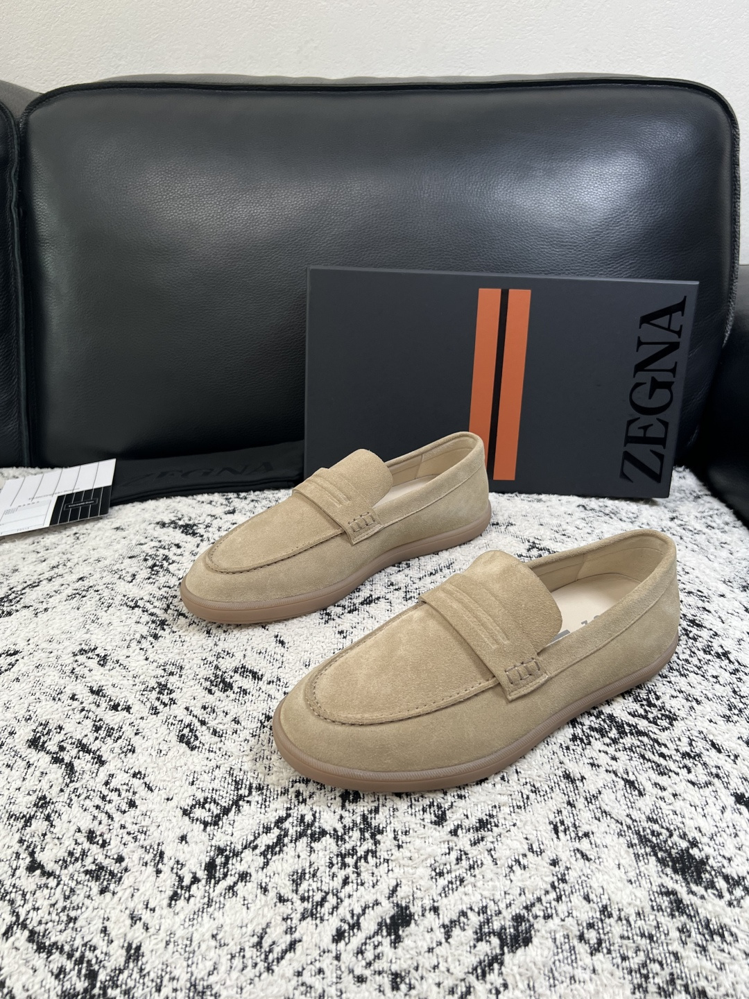 Zegna  高品质  顶级工艺品  杰尼亚  专柜新款原厂配置，意大利进口牛皮面料，进口牛里垫，透气舒适，鞋底：原厂特