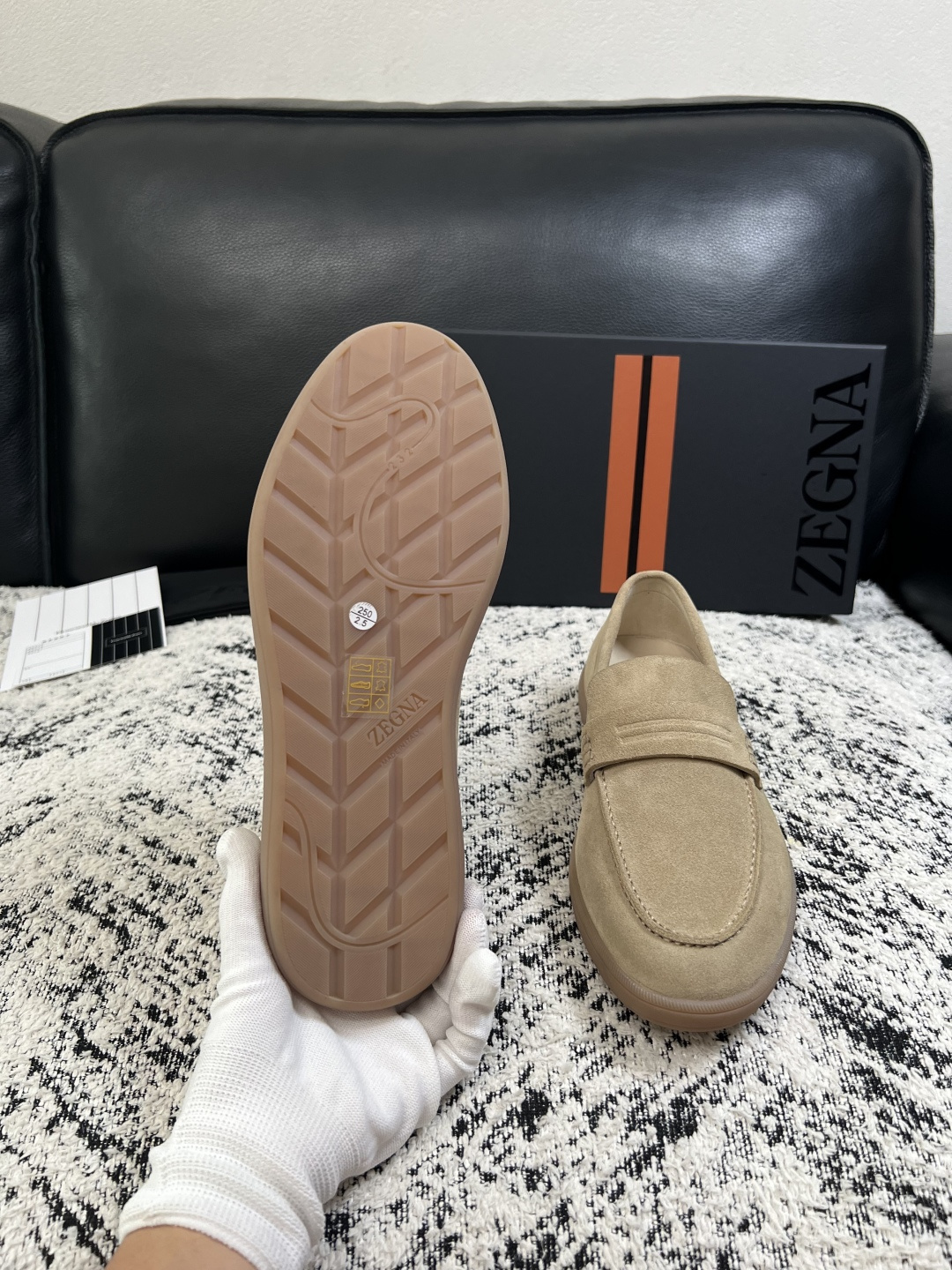 Zegna  高品质  顶级工艺品  杰尼亚  专柜新款原厂配置，意大利进口牛皮面料，进口牛里垫，透气舒适，鞋底：原厂特