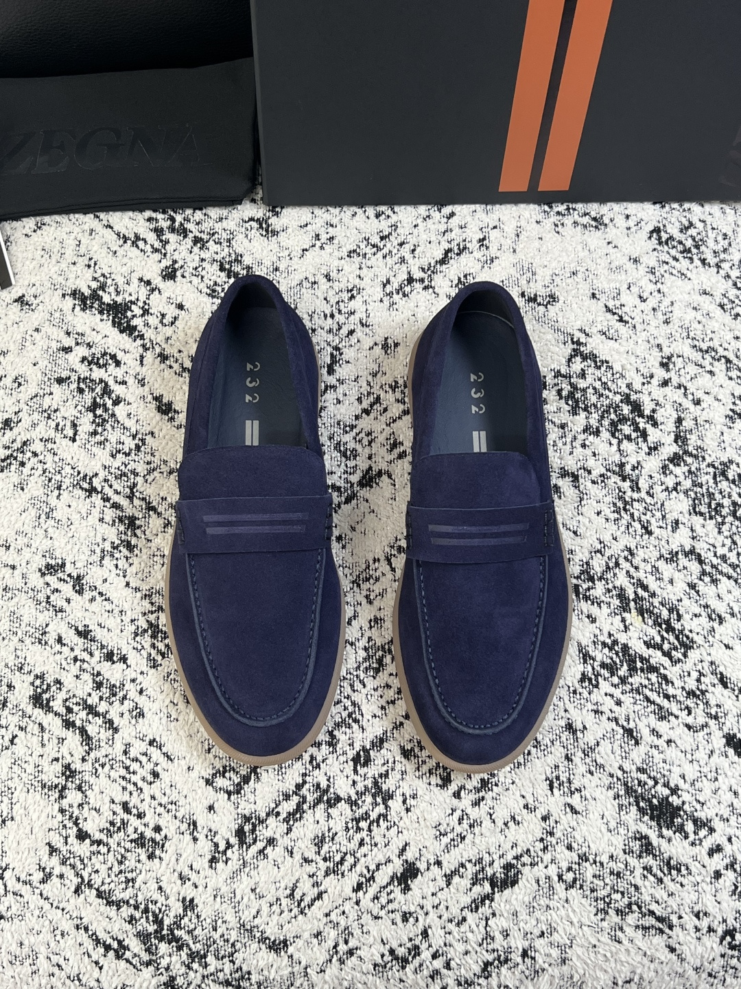 Zegna  高品质  顶级工艺品  杰尼亚  专柜新款原厂配置，意大利进口牛皮面料，进口牛里垫，透气舒适，鞋底：原厂特