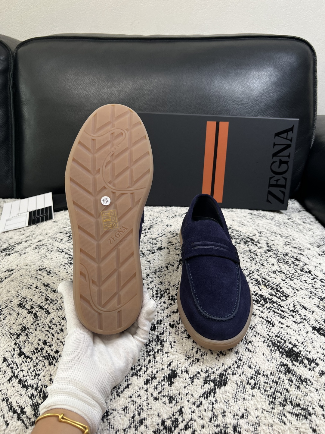 Zegna  高品质  顶级工艺品  杰尼亚  专柜新款原厂配置，意大利进口牛皮面料，进口牛里垫，透气舒适，鞋底：原厂特