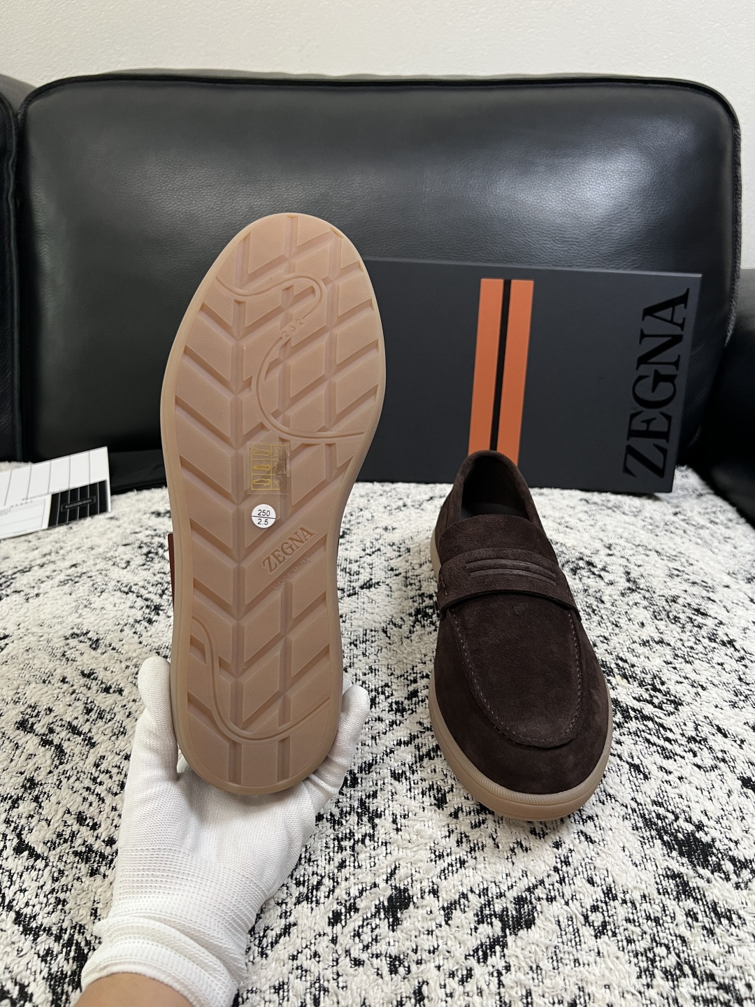 Zegna  高品质  顶级工艺品  杰尼亚  专柜新款原厂配置，意大利进口牛皮面料，进口牛里垫，透气舒适，鞋底：原厂特