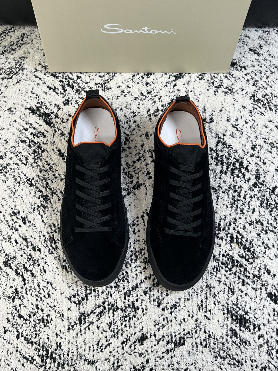 Santoni  高品质    顶级工艺品  圣东尼  专柜新品同步，鞋面意大利进口牛皮飞织面料，进口水染牛皮内里垫，鞋
