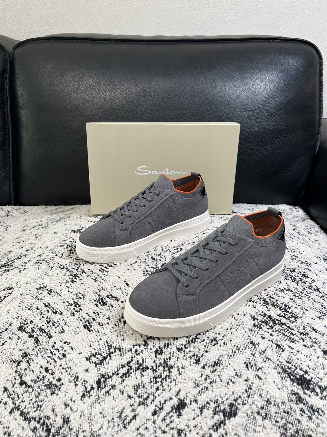 Santoni  高品质    顶级工艺品  圣东尼  专柜新品同步，鞋面意大利进口牛皮飞织面料，进口水染牛皮内里垫，鞋