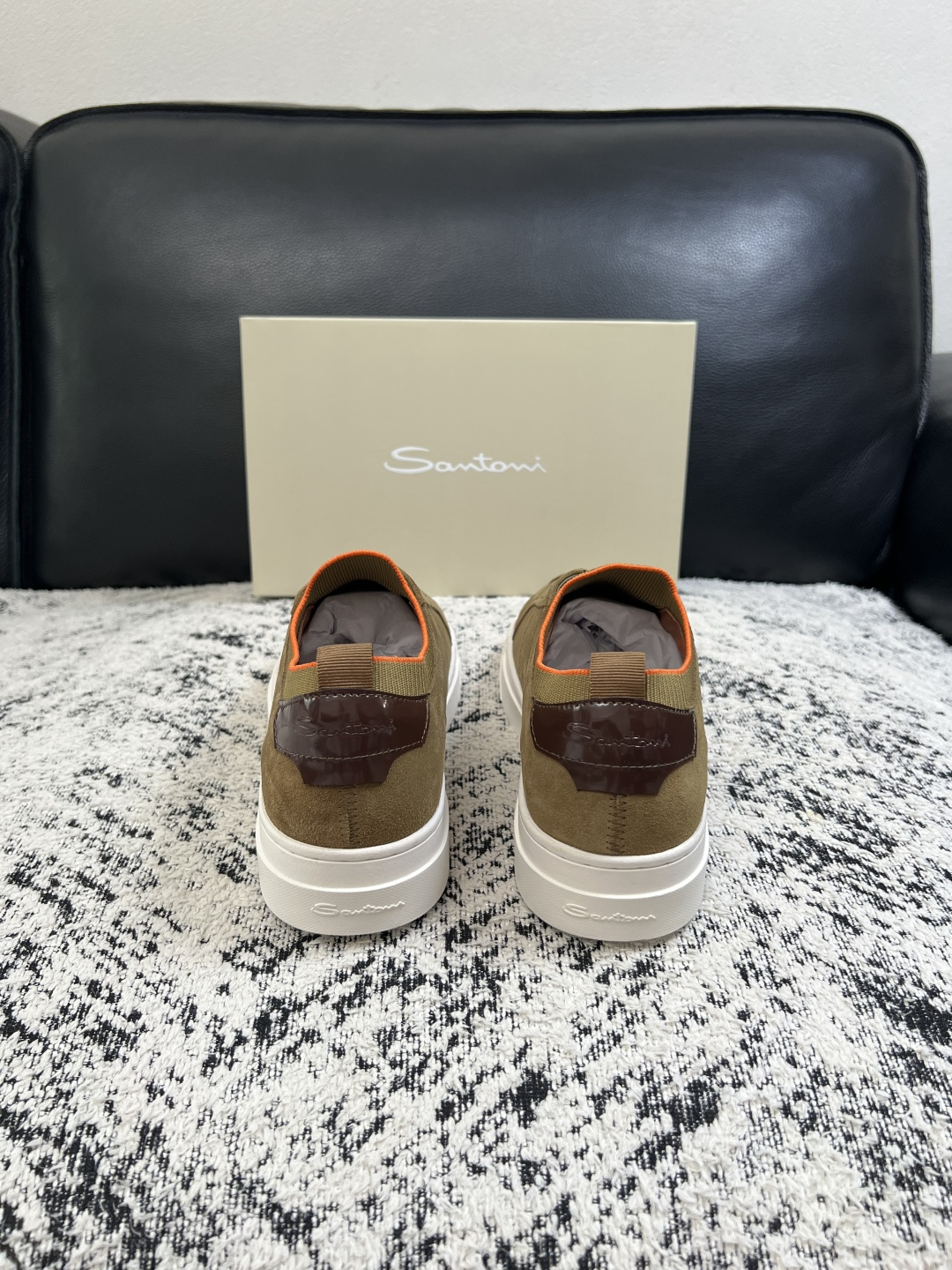 Santoni  高品质    顶级工艺品  圣东尼  专柜新品同步，鞋面意大利进口牛皮飞织面料，进口水染牛皮内里垫，鞋