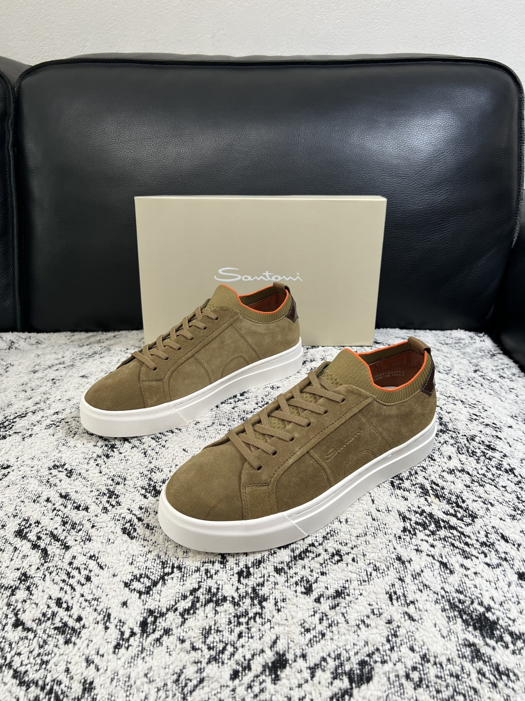 Santoni  高品质    顶级工艺品  圣东尼  专柜新品同步，鞋面意大利进口牛皮飞织面料，进口水染牛皮内里垫，鞋