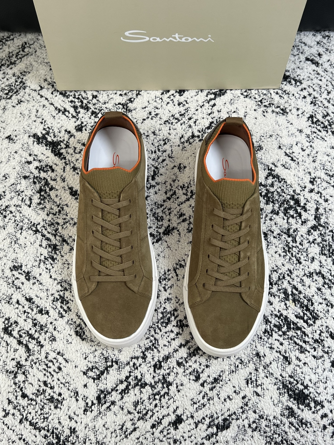 Santoni  高品质    顶级工艺品  圣东尼  专柜新品同步，鞋面意大利进口牛皮飞织面料，进口水染牛皮内里垫，鞋