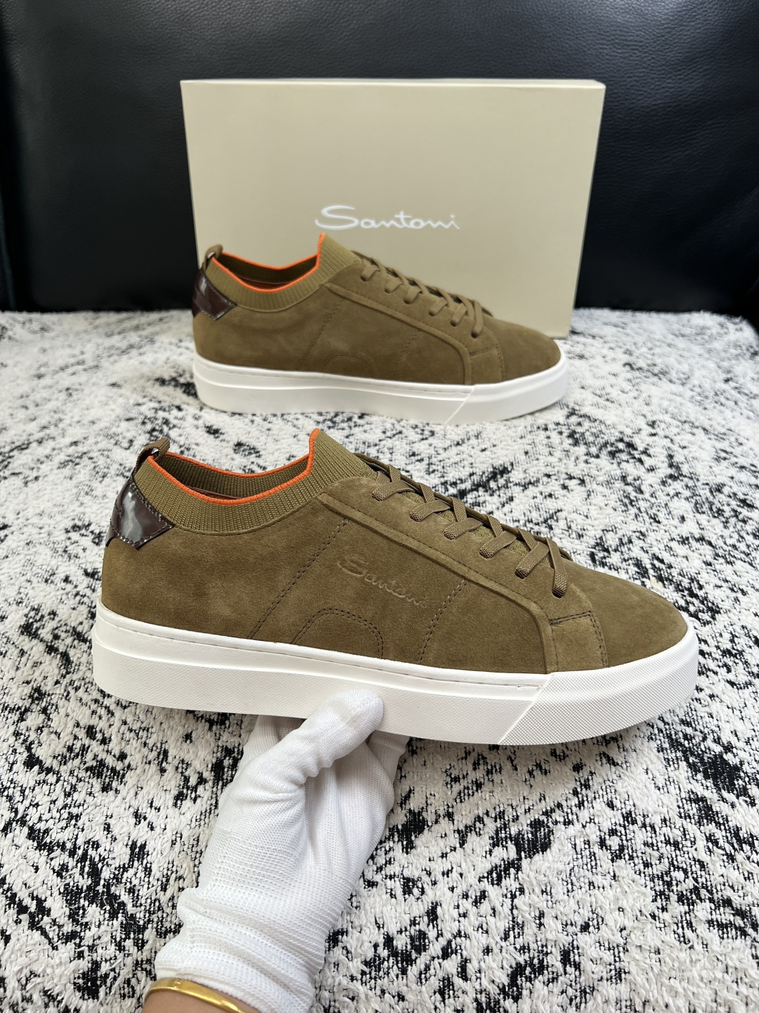 Santoni  高品质    顶级工艺品  圣东尼  专柜新品同步，鞋面意大利进口牛皮飞织面料，进口水染牛皮内里垫，鞋