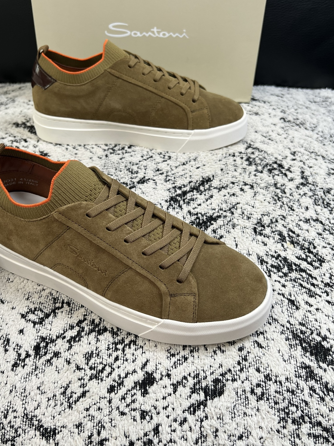 Santoni  高品质    顶级工艺品  圣东尼  专柜新品同步，鞋面意大利进口牛皮飞织面料，进口水染牛皮内里垫，鞋
