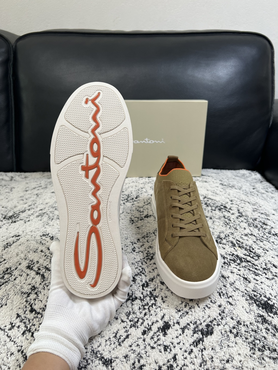 Santoni  高品质    顶级工艺品  圣东尼  专柜新品同步，鞋面意大利进口牛皮飞织面料，进口水染牛皮内里垫，鞋