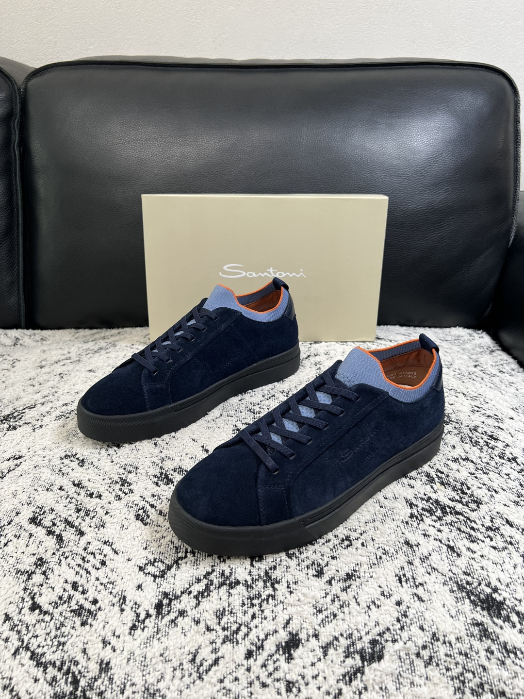 Santoni  高品质    顶级工艺品  圣东尼  专柜新品同步，鞋面意大利进口牛皮飞织面料，进口水染牛皮内里垫，鞋