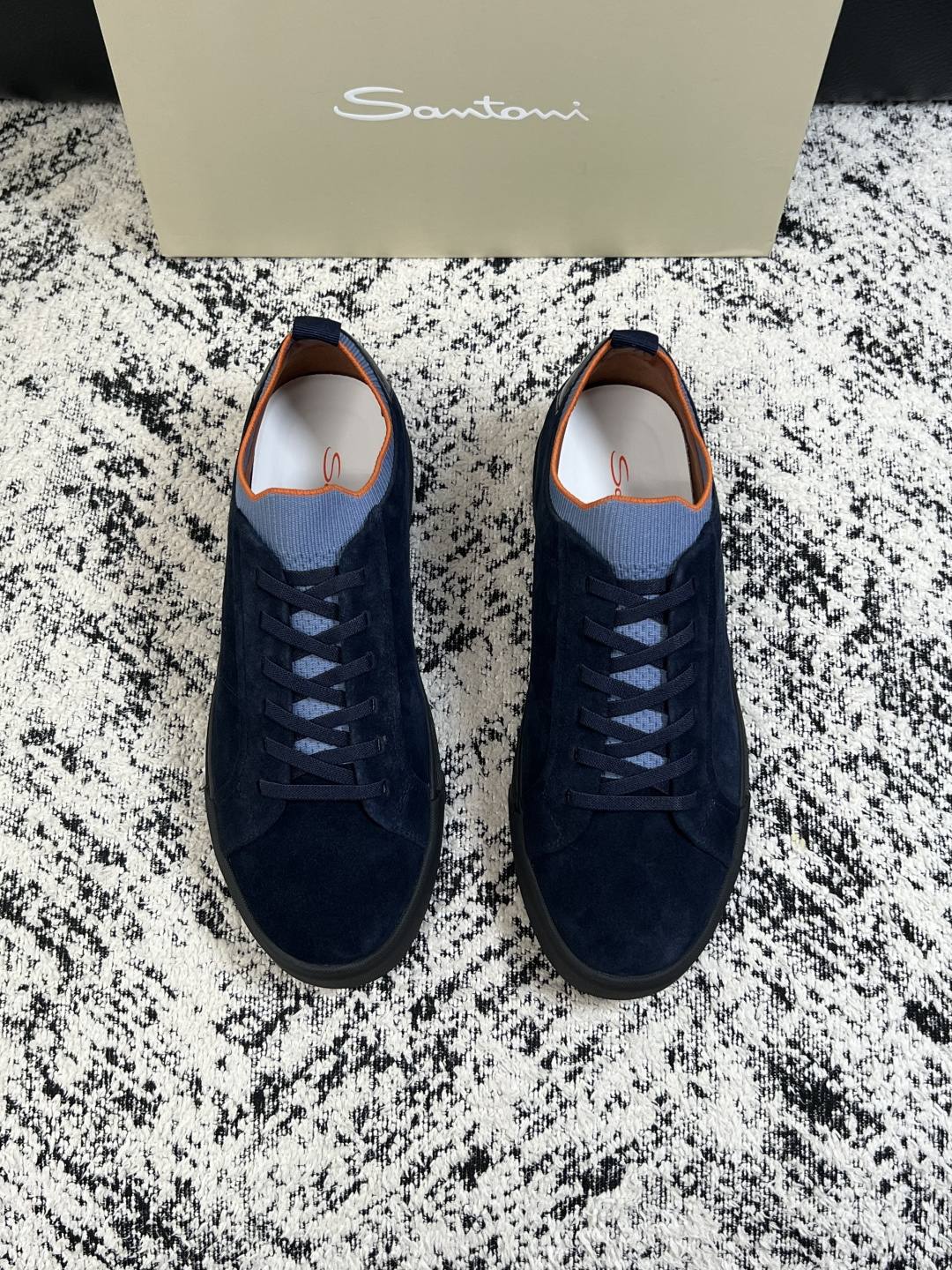 Santoni  高品质    顶级工艺品  圣东尼  专柜新品同步，鞋面意大利进口牛皮飞织面料，进口水染牛皮内里垫，鞋