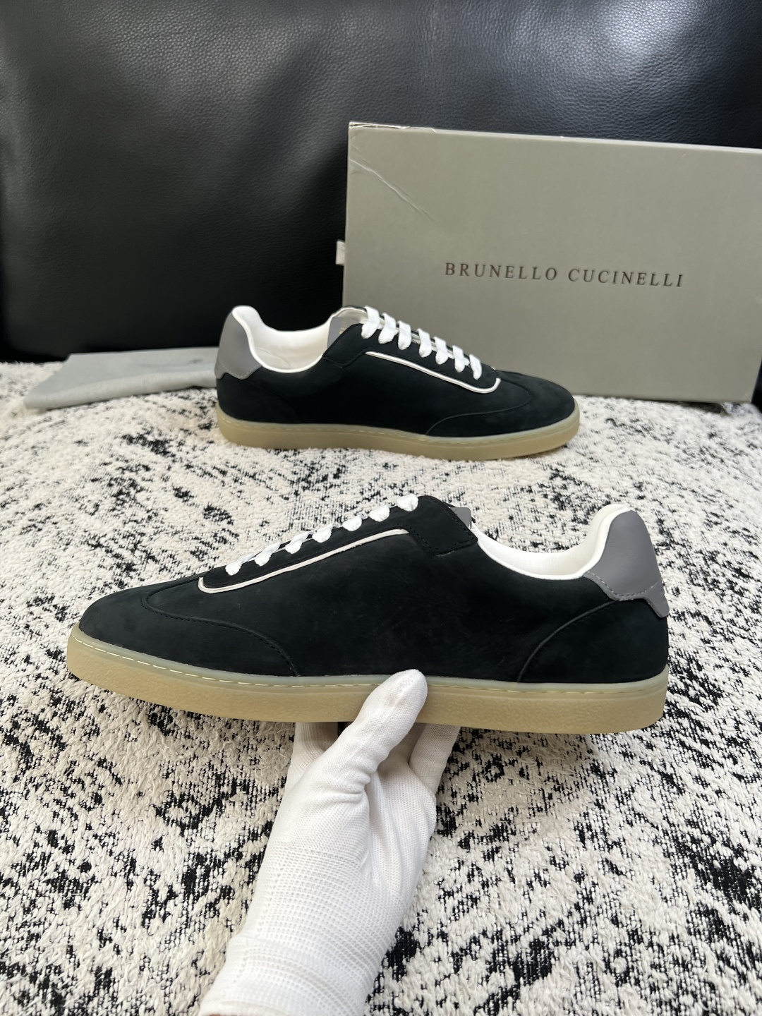 Brunello Cucinelli  高品质 顶级工艺品  BC  专柜同步原厂配置，意大利进口牛皮面料牛内里垫，高品