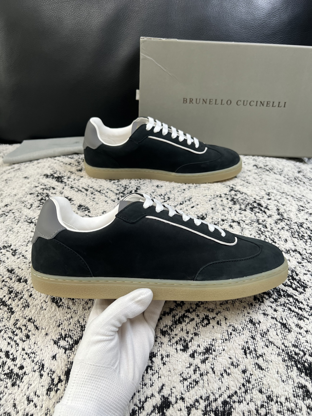 Brunello Cucinelli  高品质 顶级工艺品  BC  专柜同步原厂配置，意大利进口牛皮面料牛内里垫，高品
