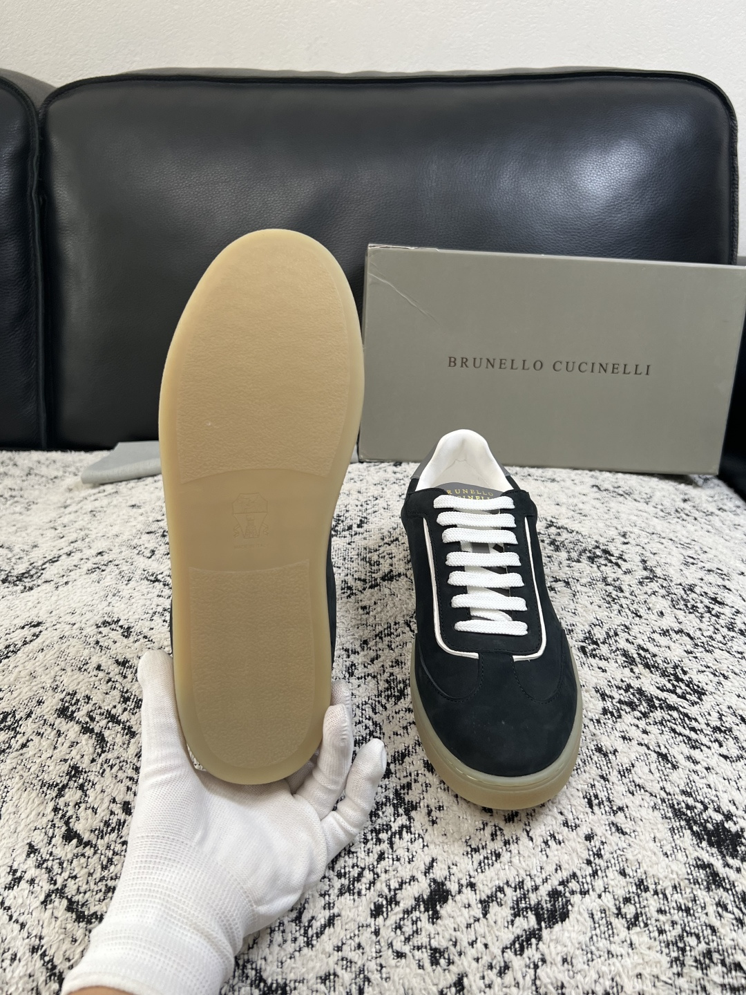 Brunello Cucinelli  高品质 顶级工艺品  BC  专柜同步原厂配置，意大利进口牛皮面料牛内里垫，高品