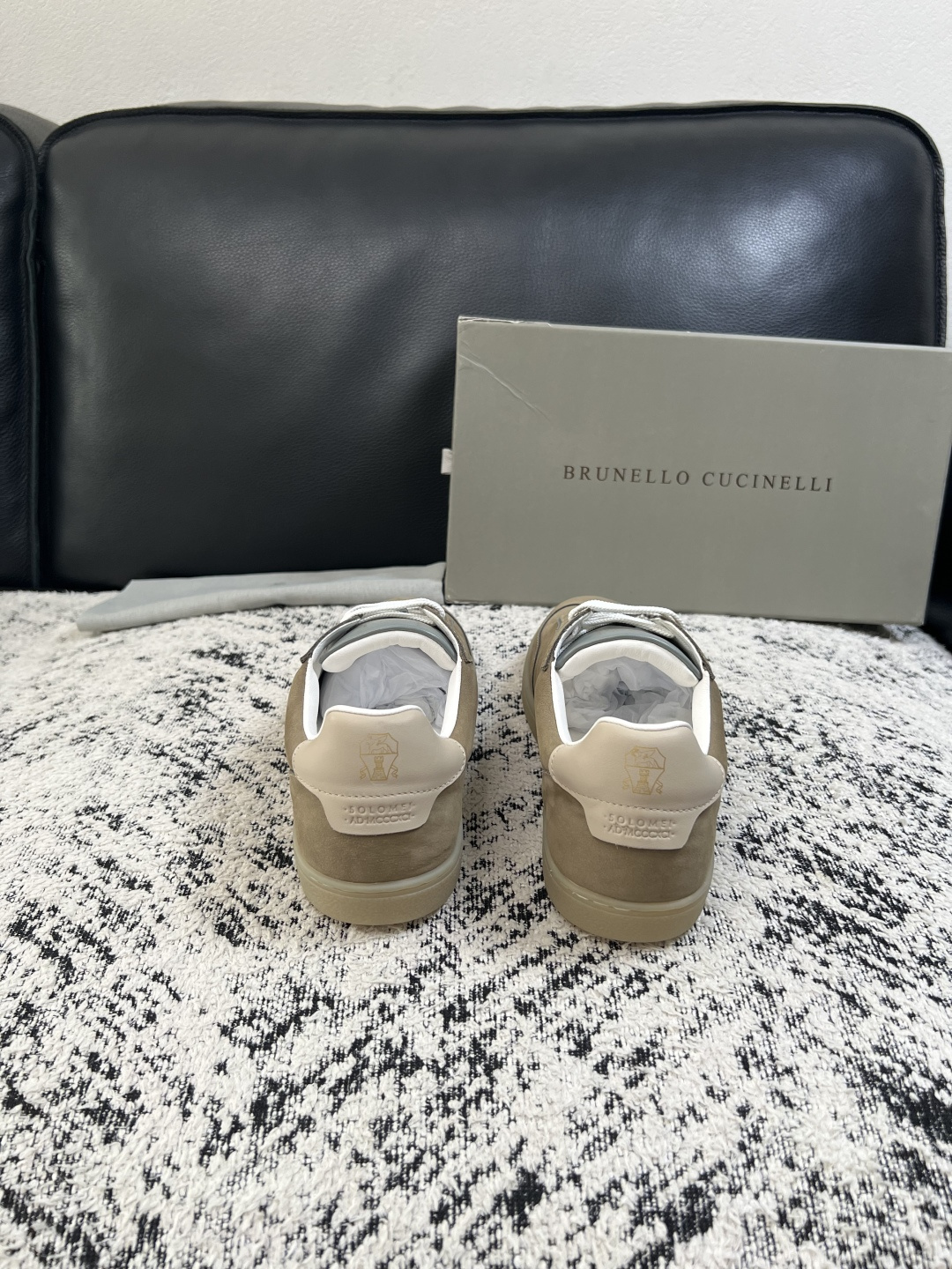 Brunello Cucinelli  高品质 顶级工艺品  BC  专柜同步原厂配置，意大利进口牛皮面料牛内里垫，高品