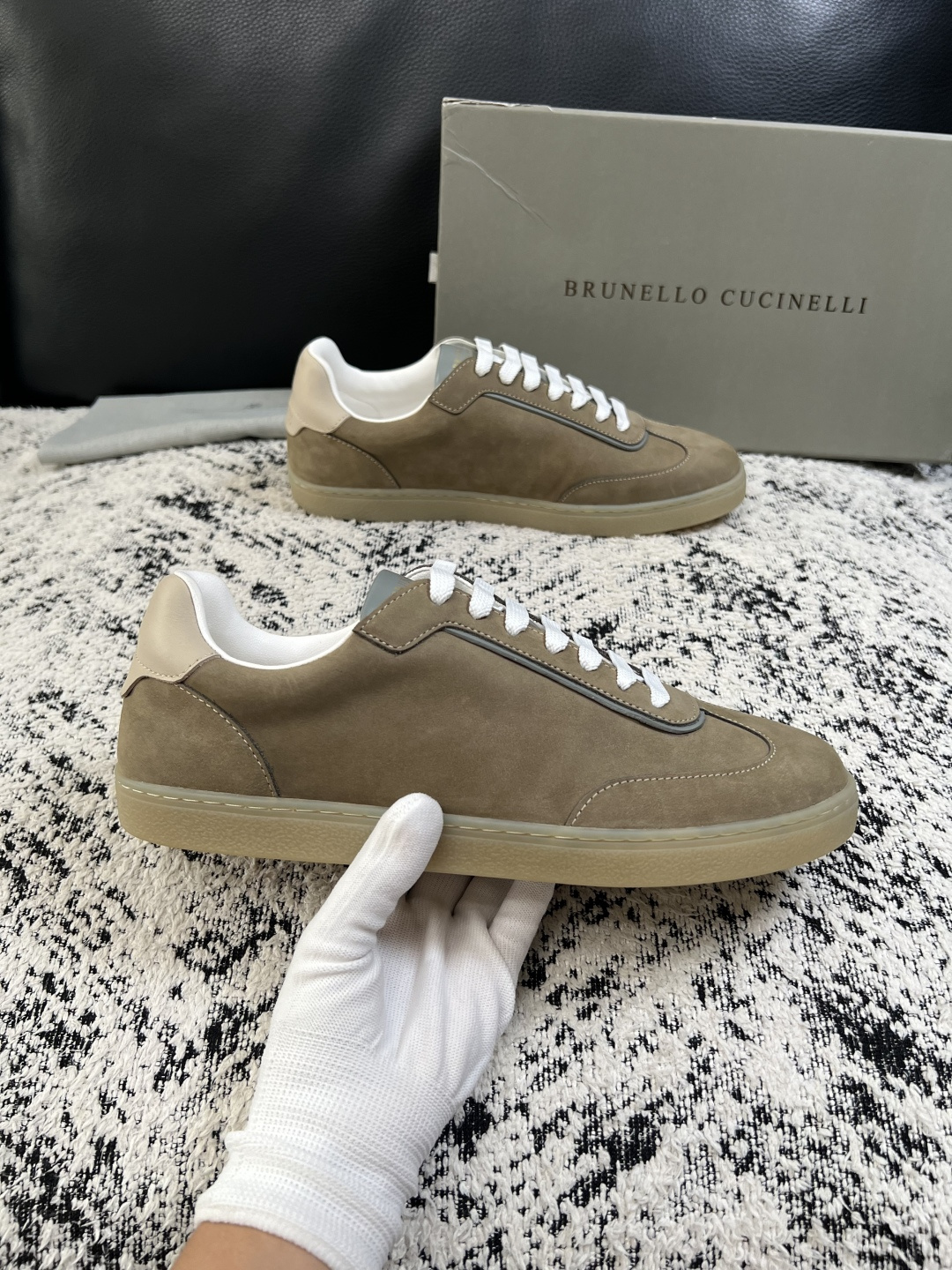 Brunello Cucinelli  高品质 顶级工艺品  BC  专柜同步原厂配置，意大利进口牛皮面料牛内里垫，高品