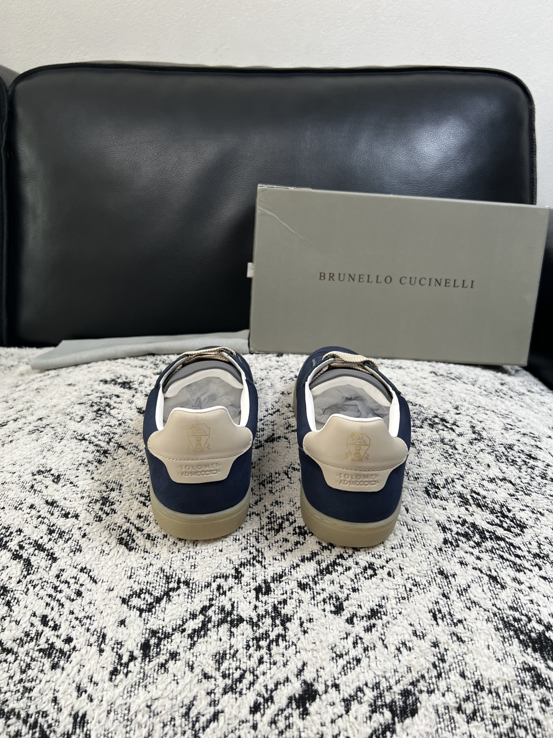 Brunello Cucinelli  高品质 顶级工艺品  BC  专柜同步原厂配置，意大利进口牛皮面料牛内里垫，高品