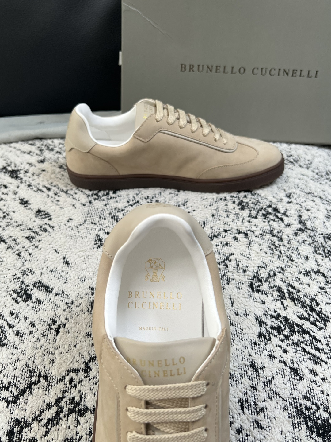 Brunello Cucinelli  高品质 顶级工艺品  BC  专柜同步原厂配置，意大利进口牛皮面料牛内里垫，高品