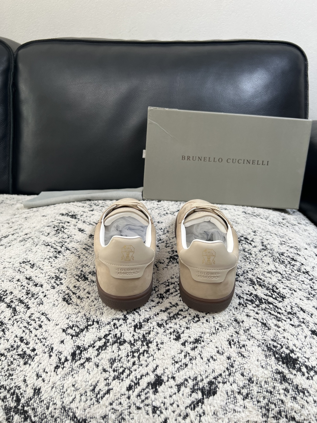Brunello Cucinelli  高品质 顶级工艺品  BC  专柜同步原厂配置，意大利进口牛皮面料牛内里垫，高品