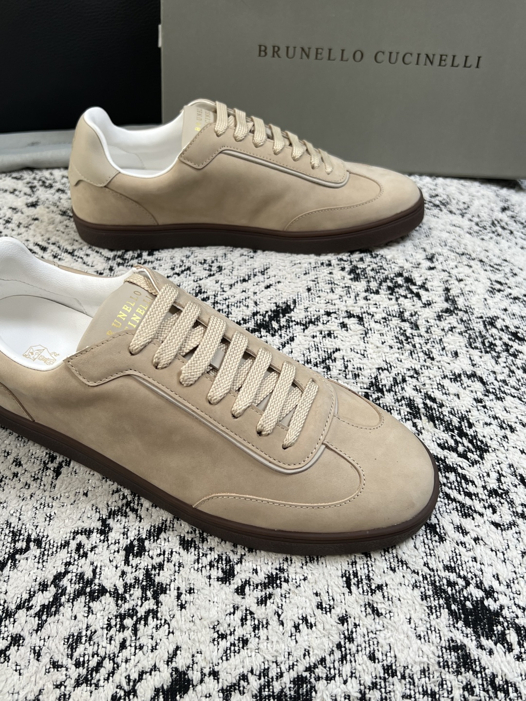 Brunello Cucinelli  高品质 顶级工艺品  BC  专柜同步原厂配置，意大利进口牛皮面料牛内里垫，高品