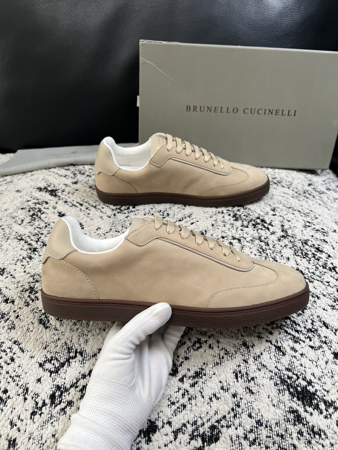 Brunello Cucinelli  高品质 顶级工艺品  BC  专柜同步原厂配置，意大利进口牛皮面料牛内里垫，高品
