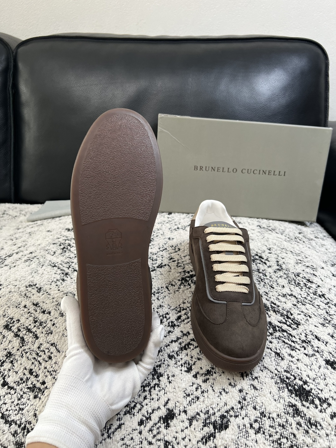 Brunello Cucinelli  高品质 顶级工艺品  BC  专柜同步原厂配置，意大利进口牛皮面料牛内里垫，高品