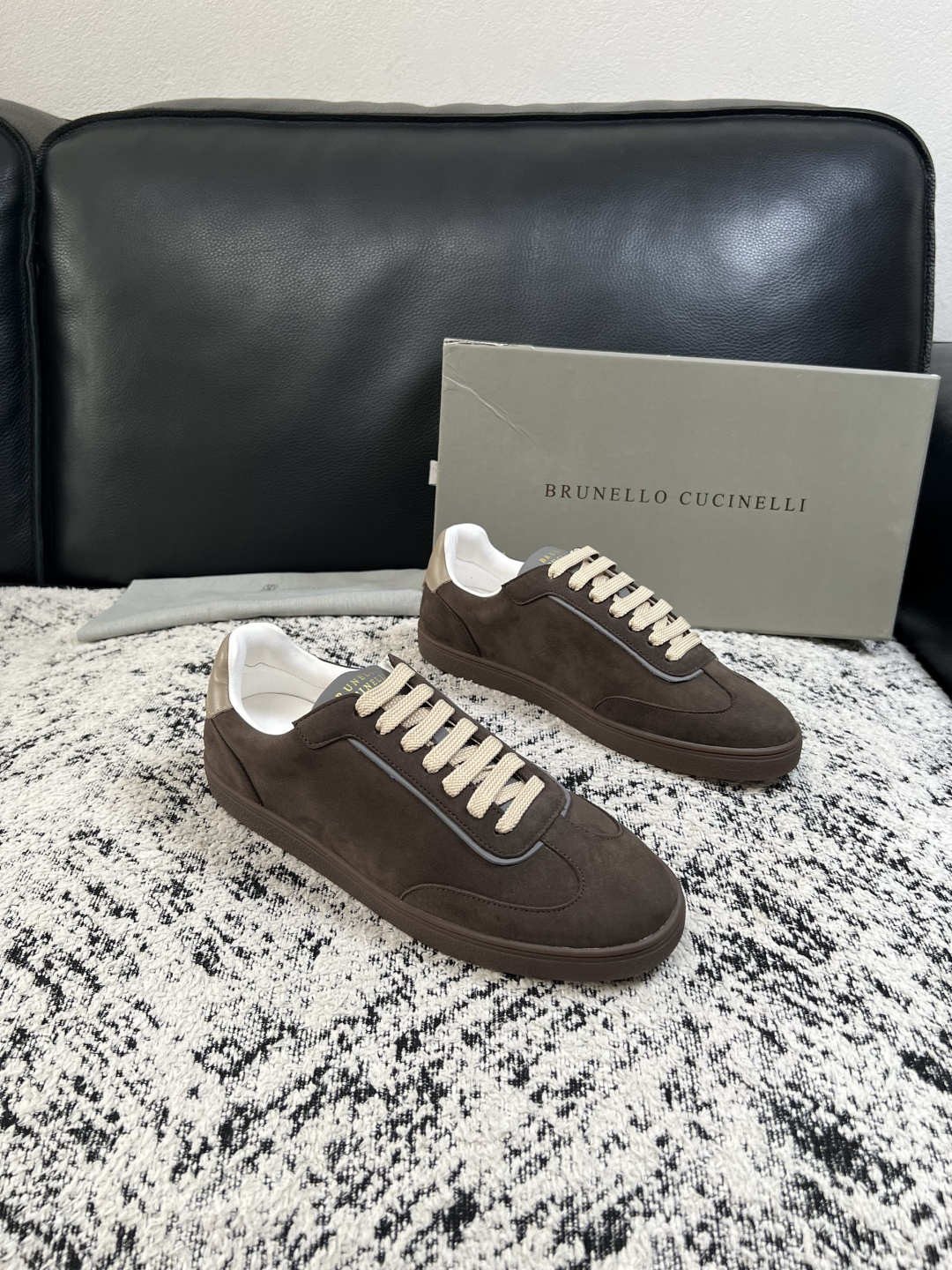 Brunello Cucinelli  高品质 顶级工艺品  BC  专柜同步原厂配置，意大利进口牛皮面料牛内里垫，高品