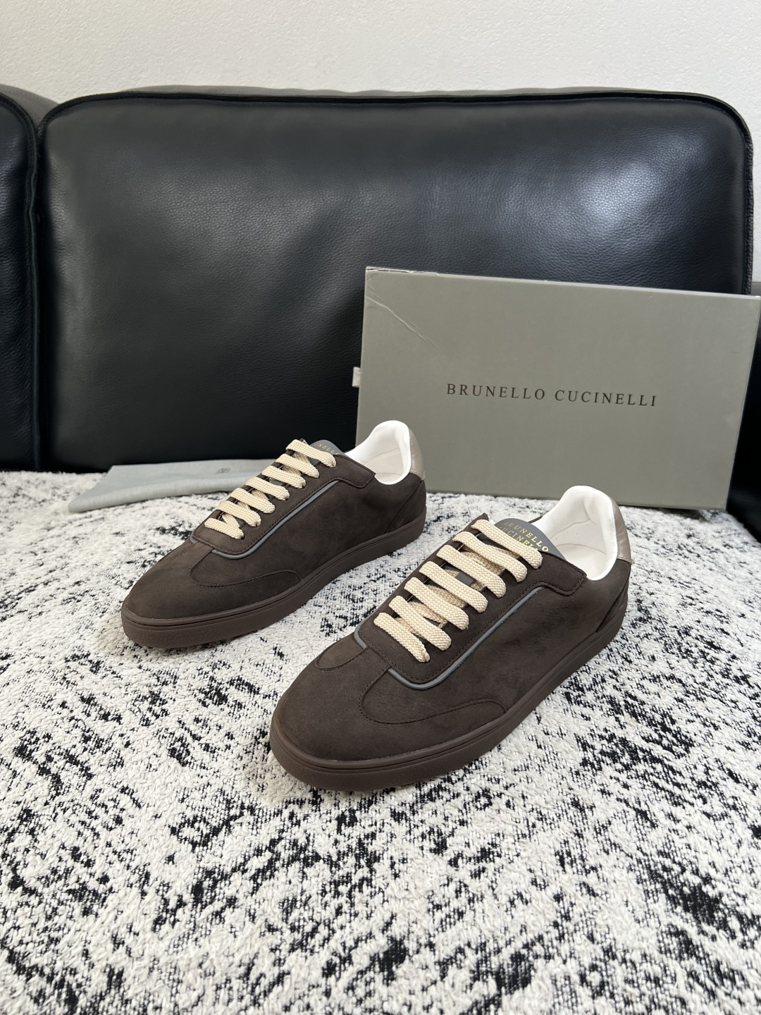Brunello Cucinelli  高品质 顶级工艺品  BC  专柜同步原厂配置，意大利进口牛皮面料牛内里垫，高品