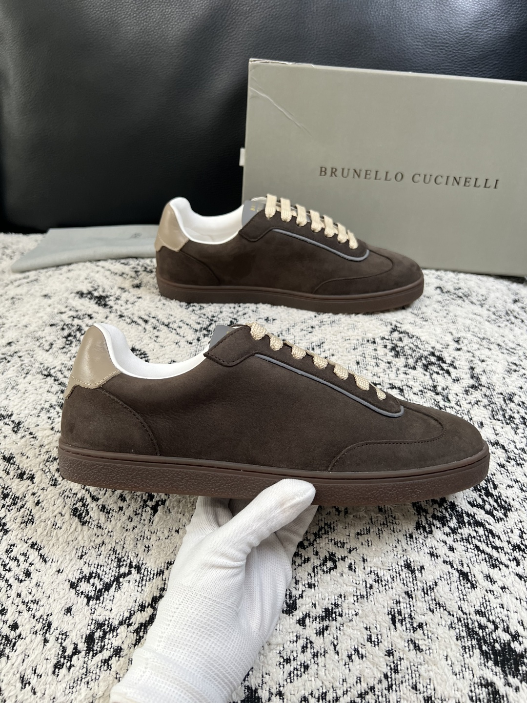 Brunello Cucinelli  高品质 顶级工艺品  BC  专柜同步原厂配置，意大利进口牛皮面料牛内里垫，高品