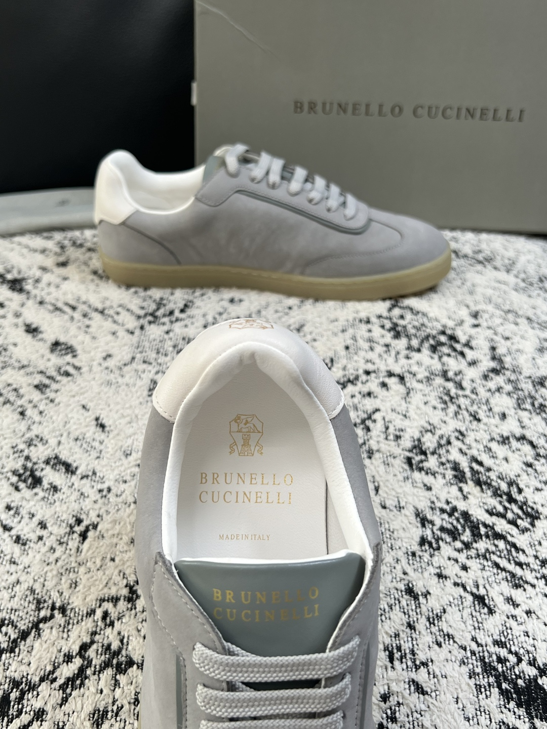 Brunello Cucinelli  高品质 顶级工艺品  BC  专柜同步原厂配置，意大利进口牛皮面料牛内里垫，高品