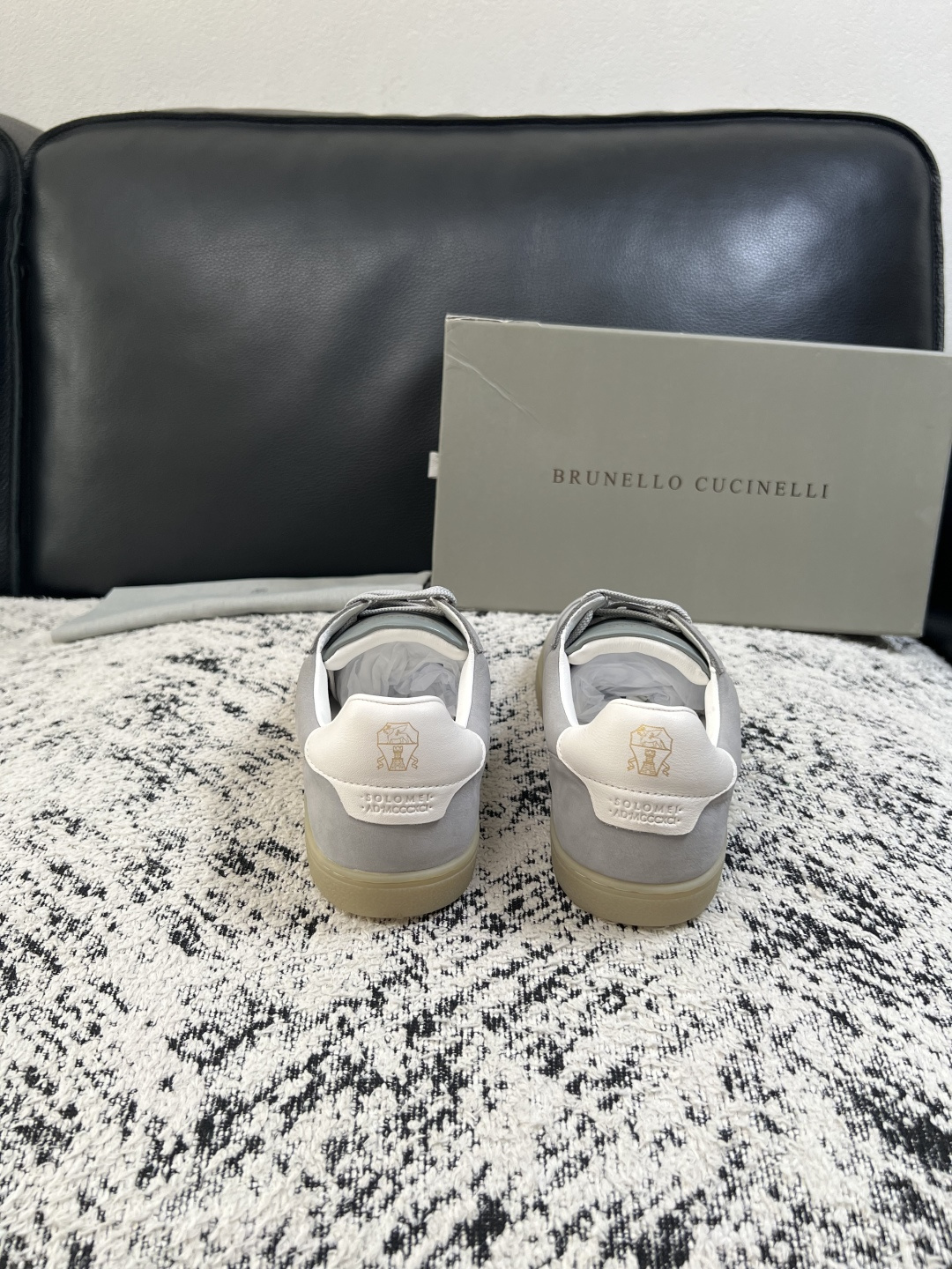 Brunello Cucinelli  高品质 顶级工艺品  BC  专柜同步原厂配置，意大利进口牛皮面料牛内里垫，高品
