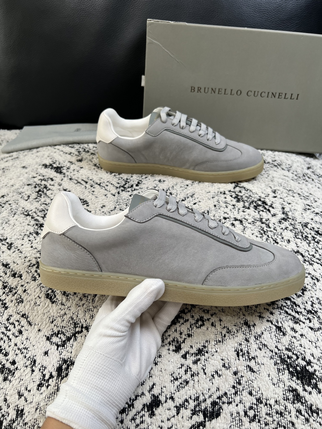 Brunello Cucinelli  高品质 顶级工艺品  BC  专柜同步原厂配置，意大利进口牛皮面料牛内里垫，高品