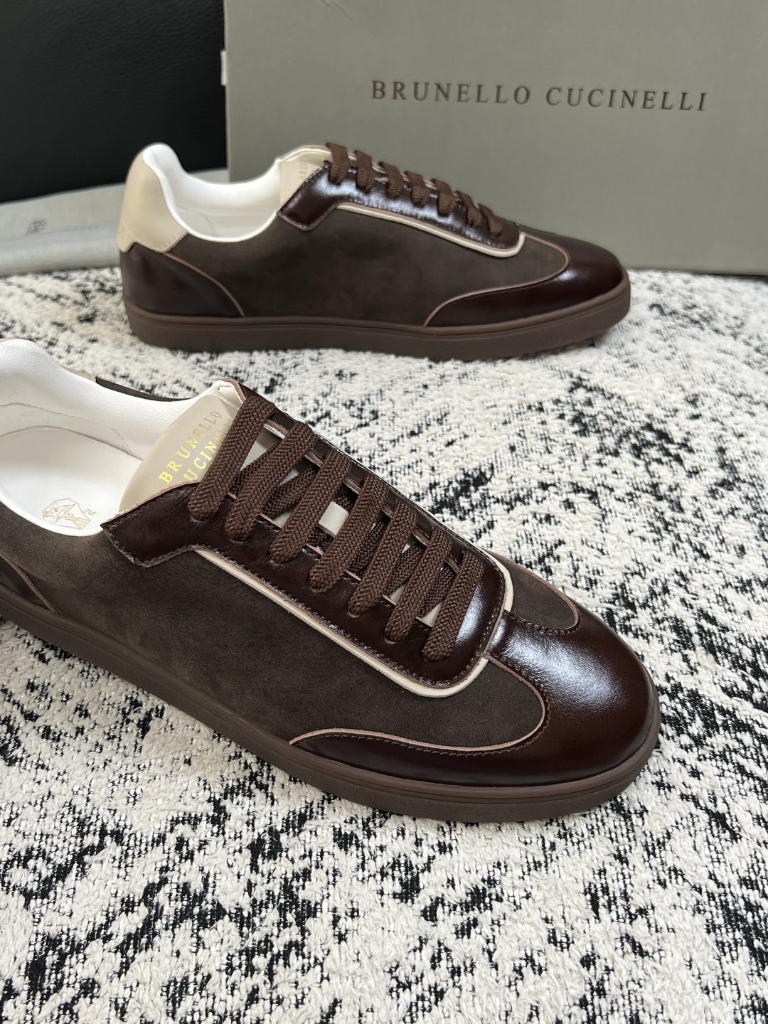 Brunello Cucinelli  高品质 顶级工艺品  BC  专柜同步原厂配置，意大利进口牛皮面料牛内里垫，高品