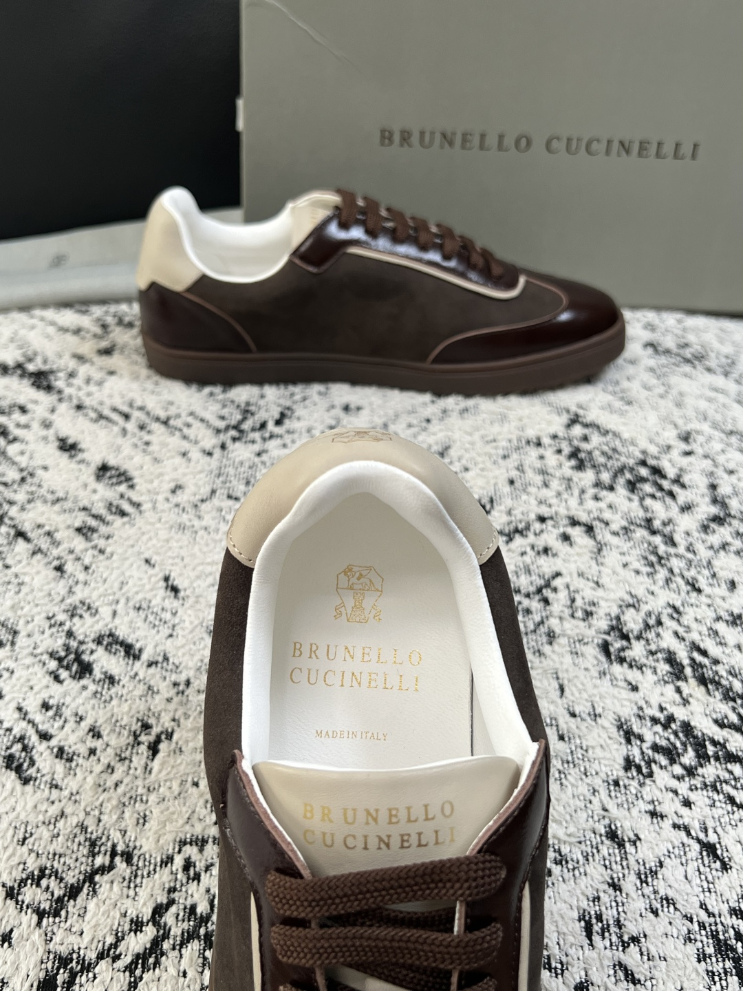 Brunello Cucinelli  高品质 顶级工艺品  BC  专柜同步原厂配置，意大利进口牛皮面料牛内里垫，高品