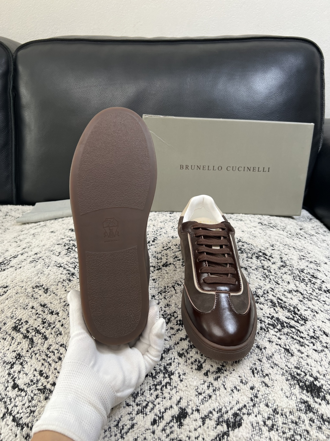Brunello Cucinelli  高品质 顶级工艺品  BC  专柜同步原厂配置，意大利进口牛皮面料牛内里垫，高品