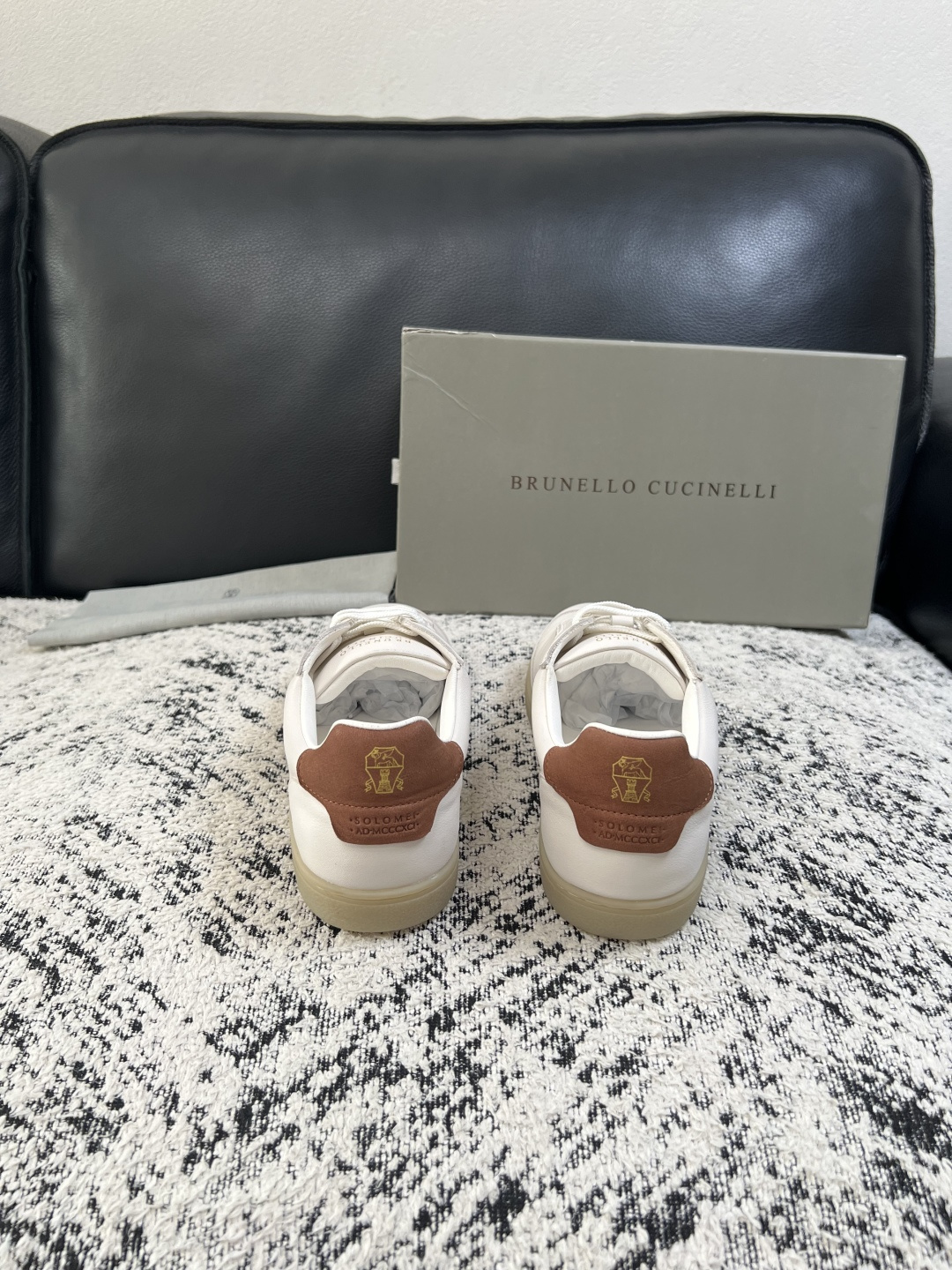 Brunello Cucinelli  高品质 顶级工艺品  BC  专柜同步原厂配置，意大利进口牛皮面料牛内里垫，高品