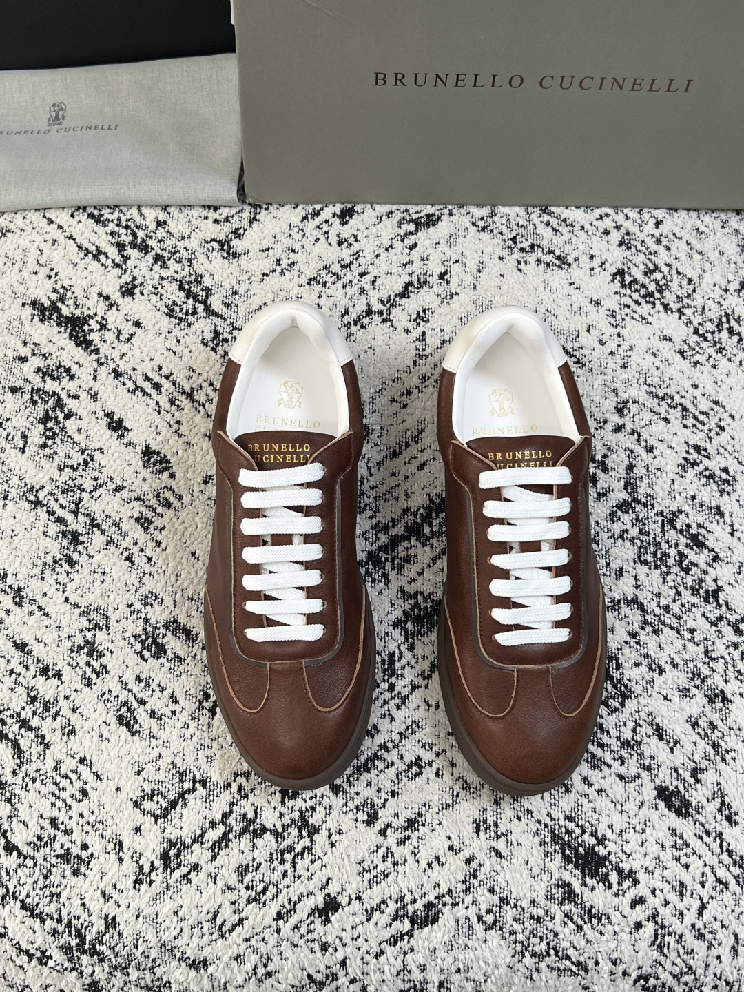 Brunello Cucinelli  高品质 顶级工艺品  BC  专柜同步原厂配置，意大利进口牛皮面料牛内里垫，高品