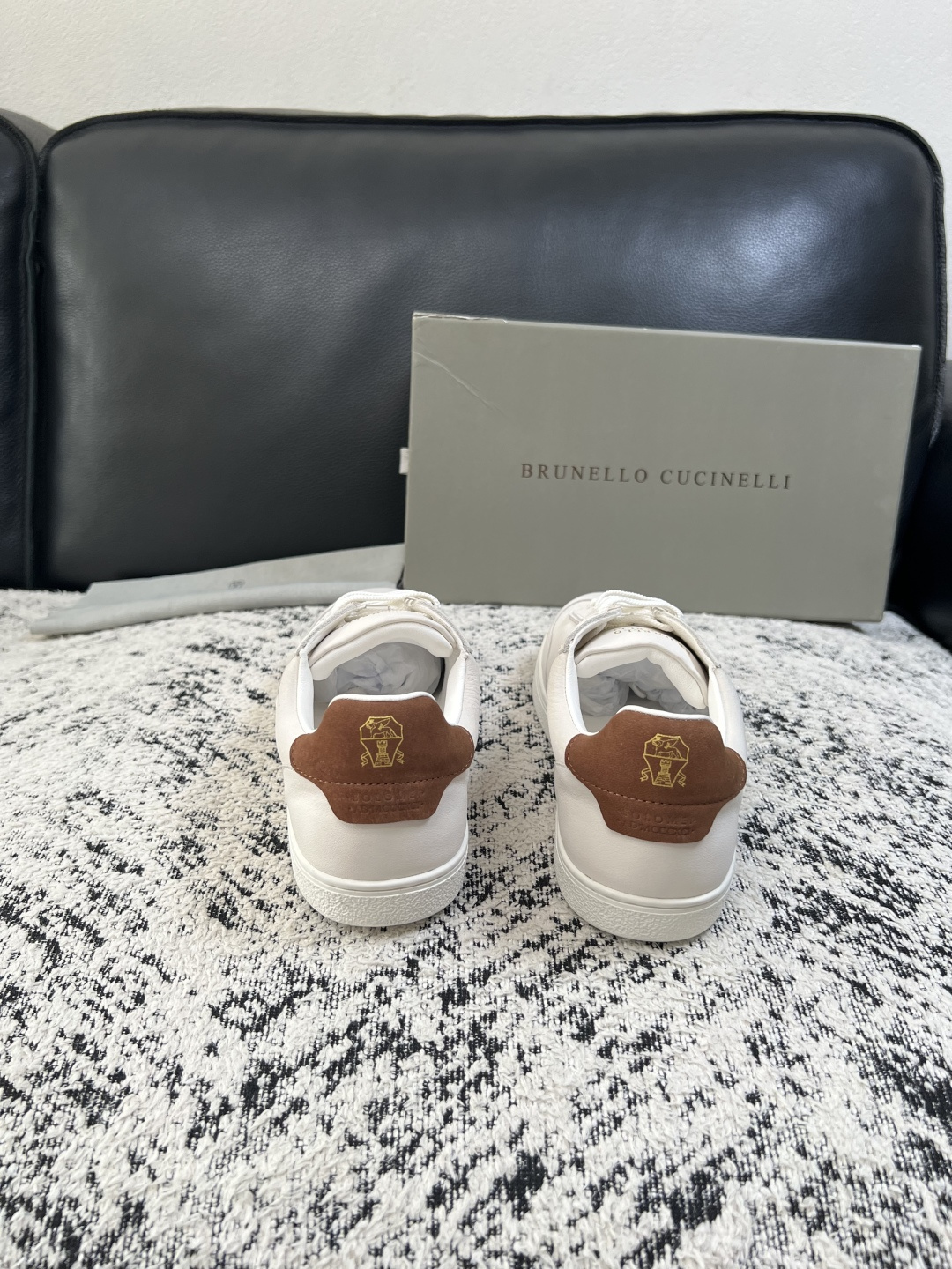 Brunello Cucinelli  高品质 顶级工艺品  BC  专柜同步原厂配置，意大利进口牛皮面料牛内里垫，高品