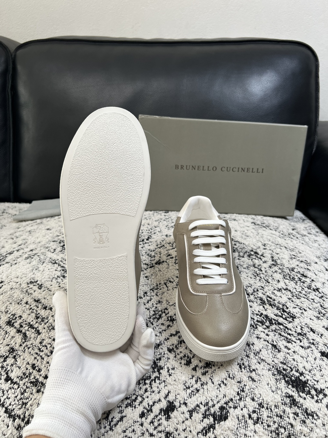 Brunello Cucinelli  高品质 顶级工艺品  BC  专柜同步原厂配置，意大利进口牛皮面料牛内里垫，高品