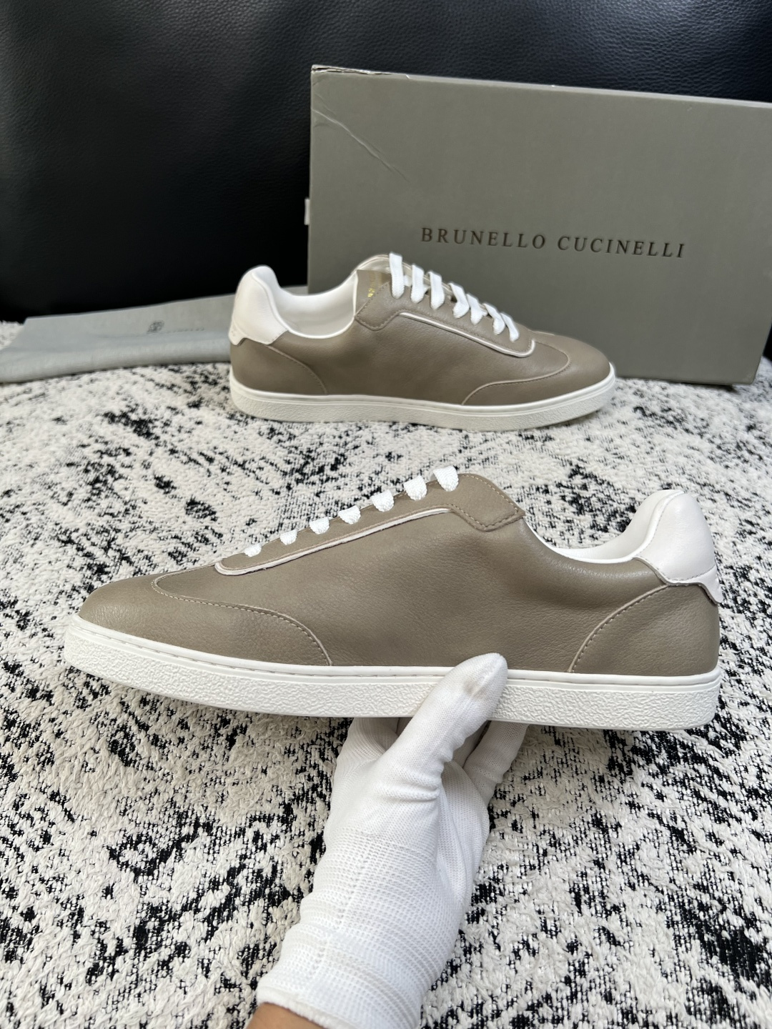 Brunello Cucinelli  高品质 顶级工艺品  BC  专柜同步原厂配置，意大利进口牛皮面料牛内里垫，高品