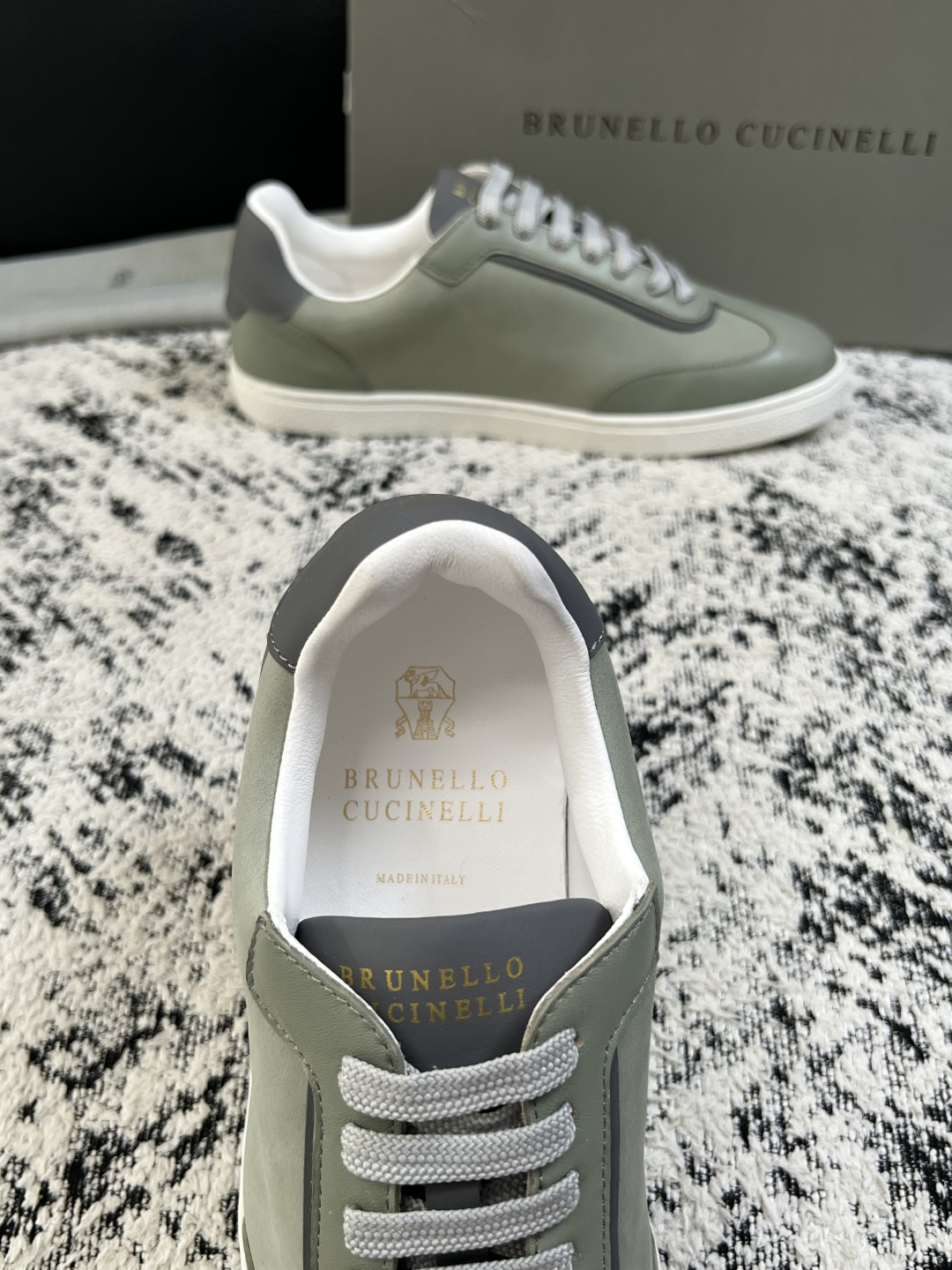 Brunello Cucinelli  高品质 顶级工艺品  BC  专柜同步原厂配置，意大利进口牛皮面料牛内里垫，高品