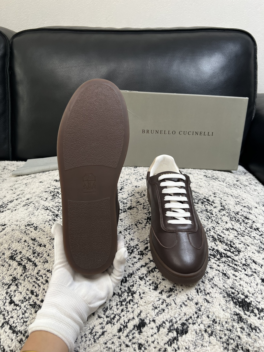 Brunello Cucinelli  高品质 顶级工艺品  BC  专柜同步原厂配置，意大利进口牛皮面料牛内里垫，高品