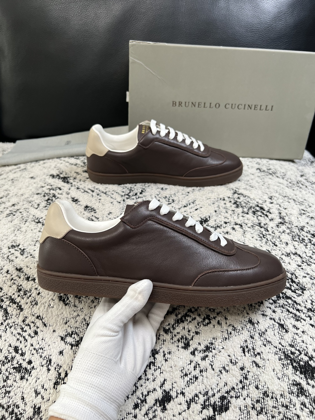 Brunello Cucinelli  高品质 顶级工艺品  BC  专柜同步原厂配置，意大利进口牛皮面料牛内里垫，高品