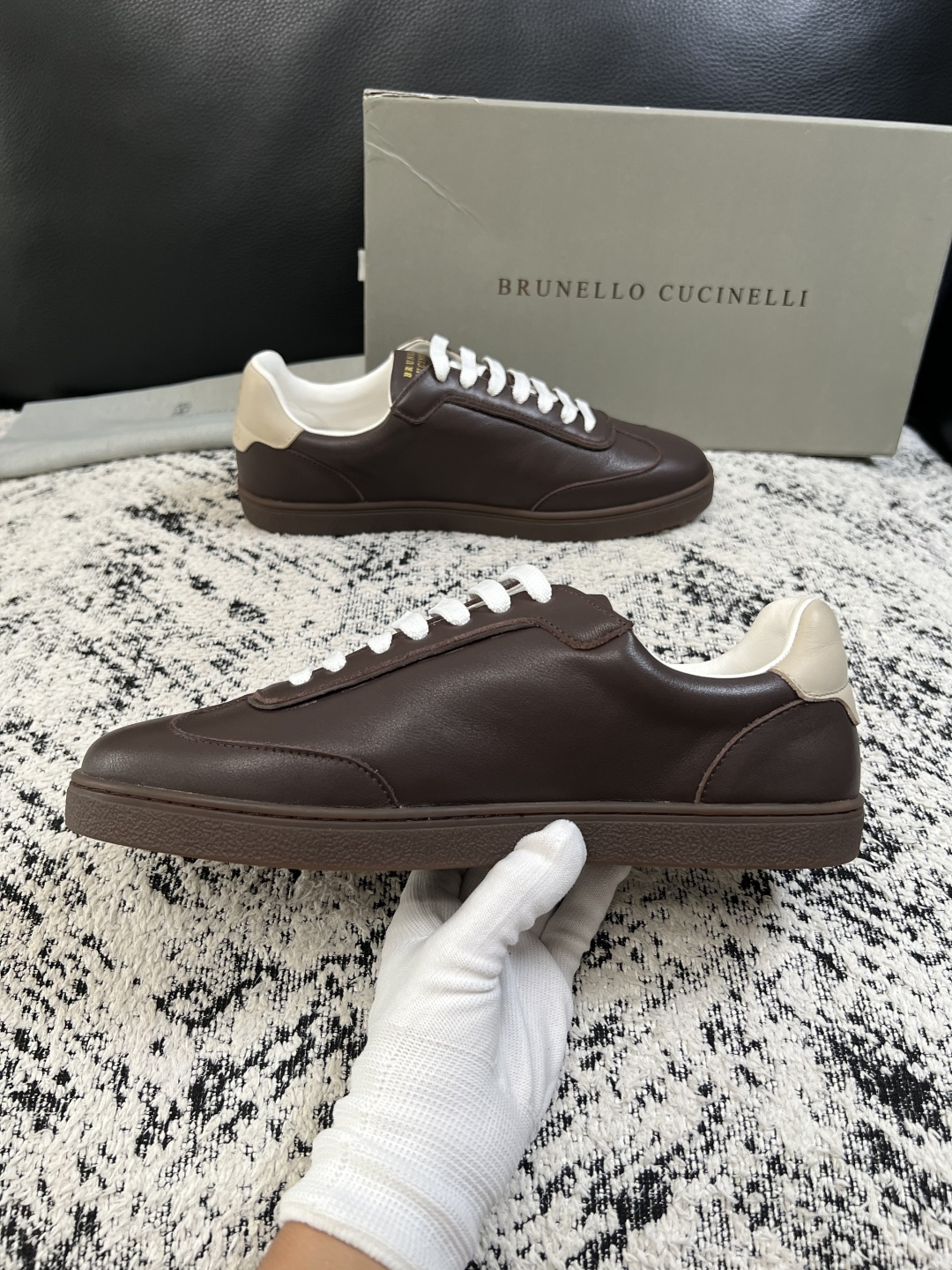 Brunello Cucinelli  高品质 顶级工艺品  BC  专柜同步原厂配置，意大利进口牛皮面料牛内里垫，高品