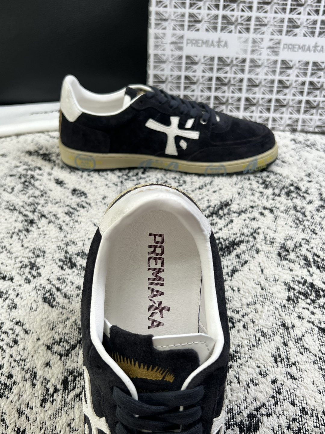 ⚠️只换码不退⚠️  PRMAMITA 高品质  顶级工艺品  普拉米亚达 男士运动鞋专柜同步，鞋面意大利原版进口牛皮搭