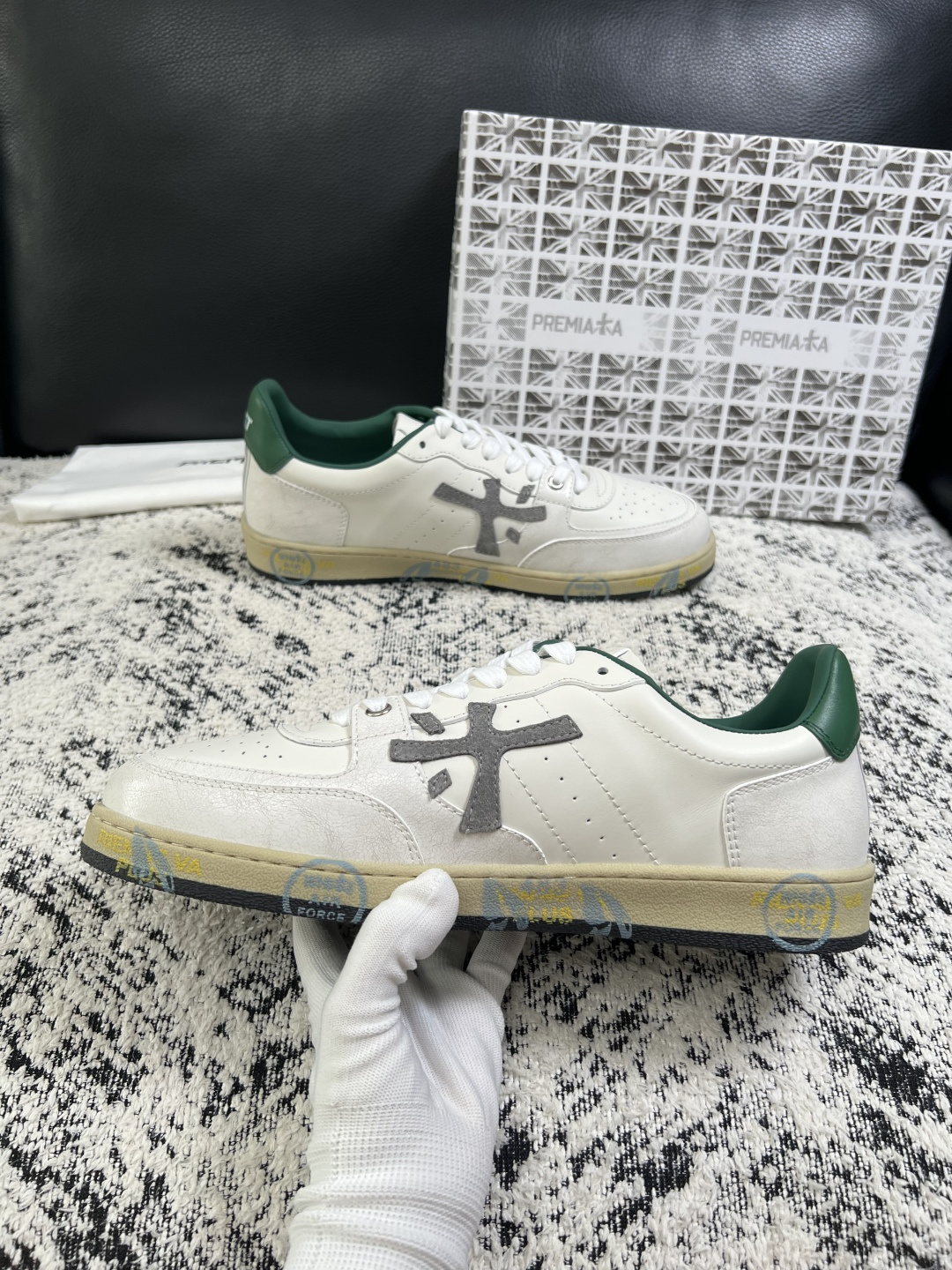 ⚠️只换码不退⚠️  PRMAMITA 高品质  顶级工艺品  普拉米亚达 男士运动鞋专柜同步，鞋面意大利原版进口牛皮搭